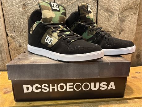 DC Men's Stag Skate Shoes - Black/Camouflage (New in Box) 4
