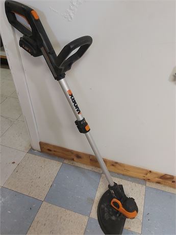 ​Worx GT Revolution 20V Cordless String Trimmer & Edger 16