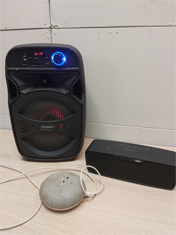 ​Sylvania Portable Bluetooth Light-Up Speaker 7