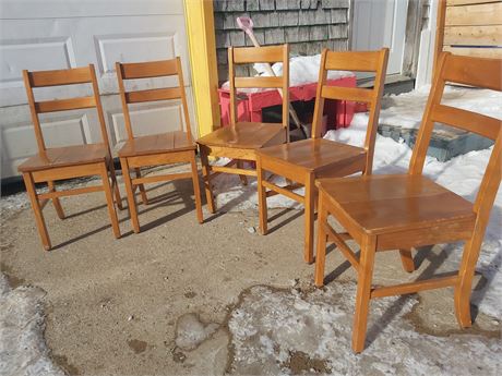 Set of 5 Solid Wood Ladder-Back Dining Chairs G