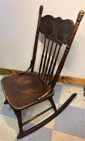 Vintage American Golden Oak Spindle-Back Rocker with Floral Crest OA