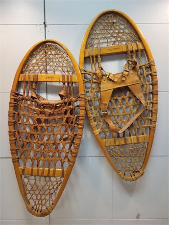 Vintage Snowtrek Huron Wooden Snowshoes 1
