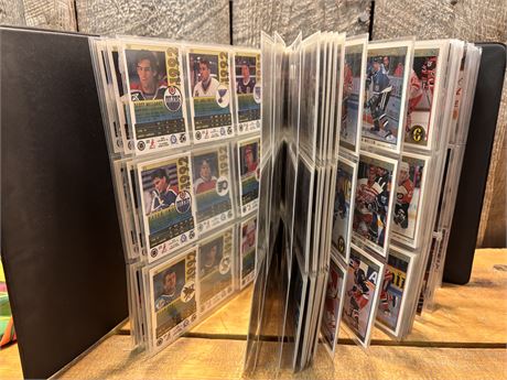 Vintage 90s Hockey Card Binder FS