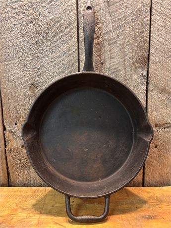 Vintage Lagostina 12" Cast Iron Skillet with Helper Handle - Model E 3