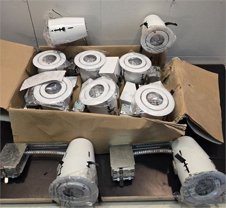 10-Piece Recessed Lighting Fixture Set 5