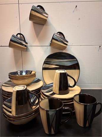 Gibson Elite "Cari" Stoneware Dinnerware Set 16