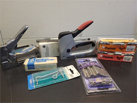 Benchmark Staple Gun with Assorted Hardware 2