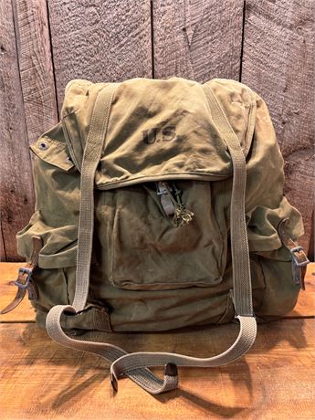 Original 1943 WWII U.S. Army M-1943 Field Pack - Baker-Lockwood Mfg. Co. 20