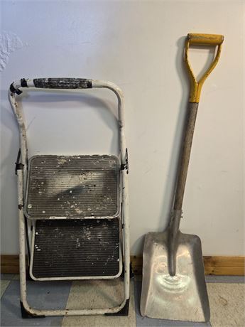 True Temper Garant Aluminum Grain Shovel & Eagle 2-Step Stool 21