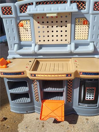 Step2 Deluxe Workshop & Toy Workbench - As-is G