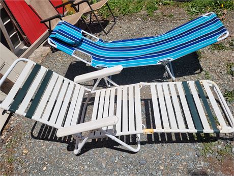 Outdoor Lounge Chairs