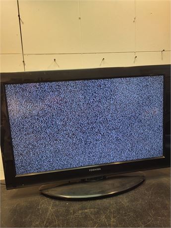 Toshiba 32" LCD HDTV 5
