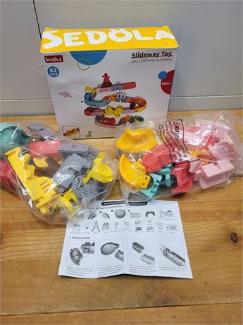 Sedola 43-Piece "Wall Sucking Slideway" Toddler Toy Track Set