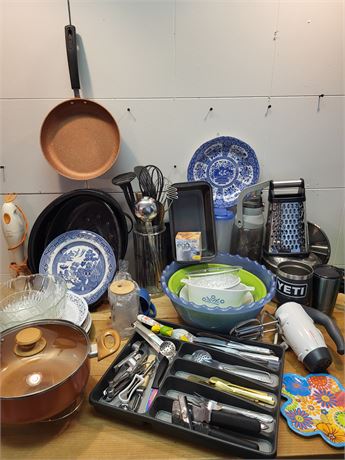 Massive Kitchenware & Cookware Variety Bundle – Pyrex, Yeti, KitchenAid