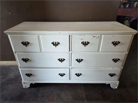 Vintage White Painted 6-Drawer Wooden Dresser