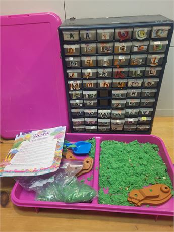 ​Kids' Sensory Garden Play Kit with Large Plastic Storage Bin & Multi-Drawer