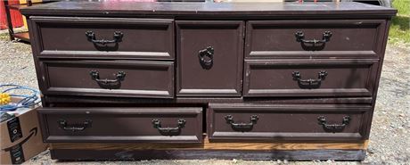 Vintage 7-Drawer Dresser with Center Cabinet P