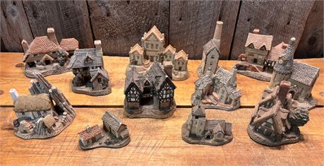 12 Vintage David Winter Cottages Hand-Painted Miniature Sculptures Great Britain