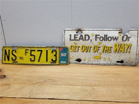 License Plate Pair | 1992 Netherlands Export Plate & Novelty Duck Plate