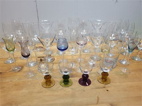 Assorted Glassware Collection