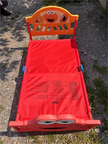 Delta Children Sesame Street Elmo Plastic Toddler Bed