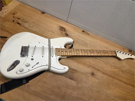 Vintage White Electric Guitar - Restoration Project / Parts