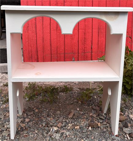 Vintage-Style Painted Wooden Side Table with Double-Arch Detail – 26.5"H