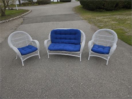 3-Piece White Wicker Patio Furniture Set with Blue Cushions