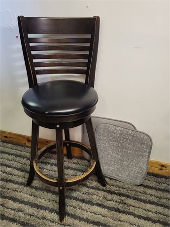 Swivel Bar Stool with Grey Cushions