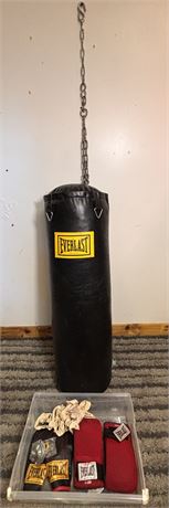 Everlast 100lb Heavy Punching Bag with Gloves & Accessories - Made in USA