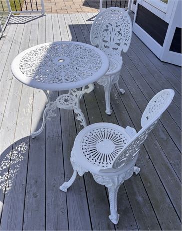 Ornate White Cast Bistro Set - Round Table & 2 Chairs