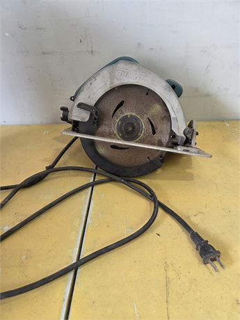 Maktec by Makita MT581 7-1/4" Corded Circular Saw