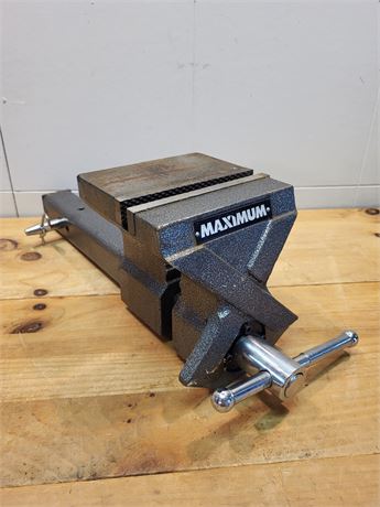 Maximum Hitch-Mount Vise