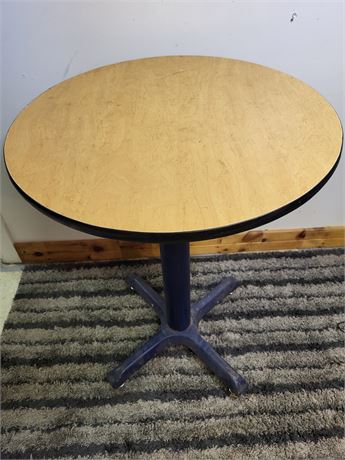 Round Pedestal Bistro Table