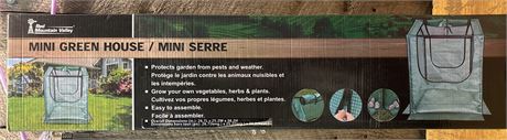 Red Mountain Valley Mini Greenhouse / Mini Serre – New in Box