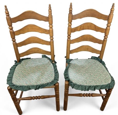 Pair of Vintage Country Style Maple Ladder-Back Chairs with Woven Rush Seats