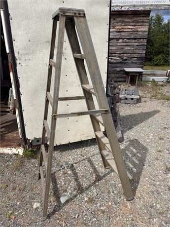Vintage 5-Foot Aluminum Stepladder