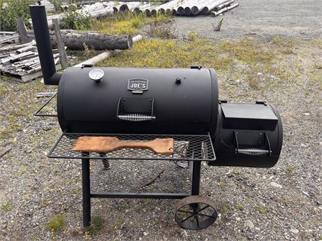 Oklahoma Joe's Offset Charcoal Smoker & Grill with Accessories