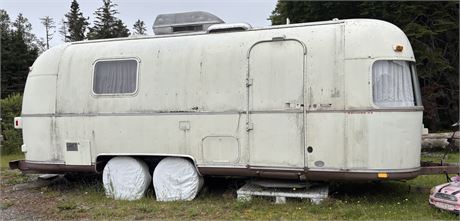 Vintage 1976 Airstream Argosy 24' Twin-Bed Travel Trailer – Road Worthy & Papers