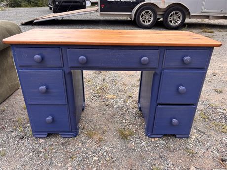Solid Pine 7-Drawer Double Pedestal Desk