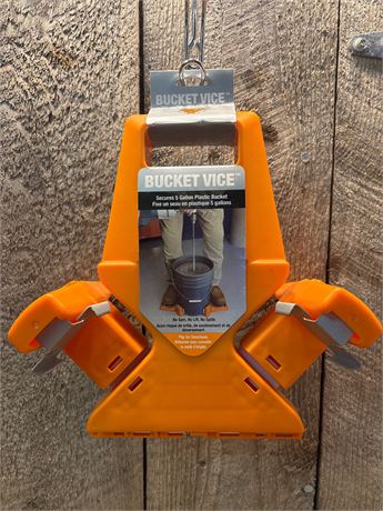 Bucket Vice 5-Gallon Plastic Bucket Mixing Stabilizer Base – Brand New