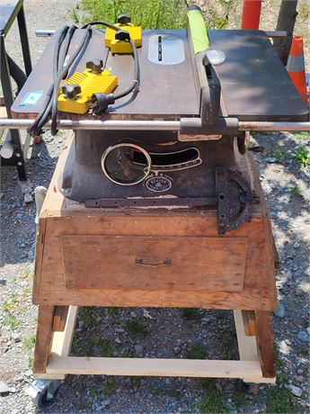 Vintage Beaver Power Tools Table Saw
