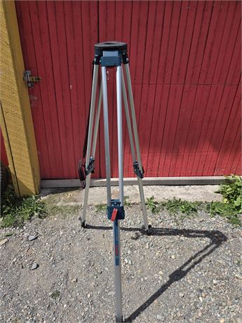 Bosch BT 160 Professional 63" Heavy-Duty Aluminum Building Tripod