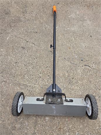 ​Heavy-Duty Wheeled Magnetic Sweeper / Nail Retriever
