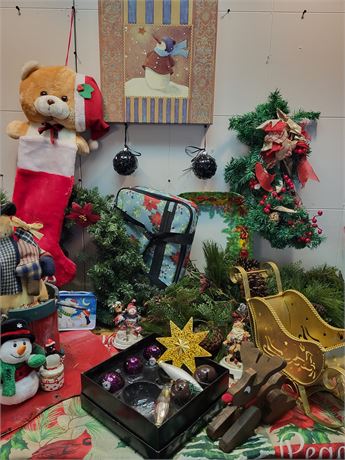 Holiday and Christmas Decor Assortment