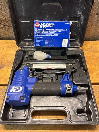 Campbell Hausfeld 1/4" Crown Pneumatic Stapler Kit w/ Case & Staples